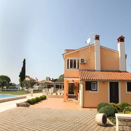 Holiday home Holiday House Bilic 211