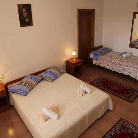 Holiday House Bilic 211 Golas