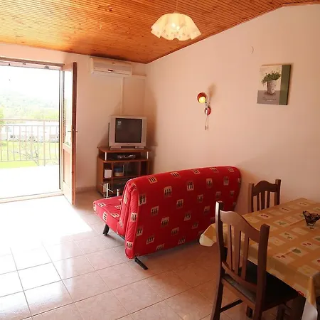Holiday home Holiday House Bilic 211 *